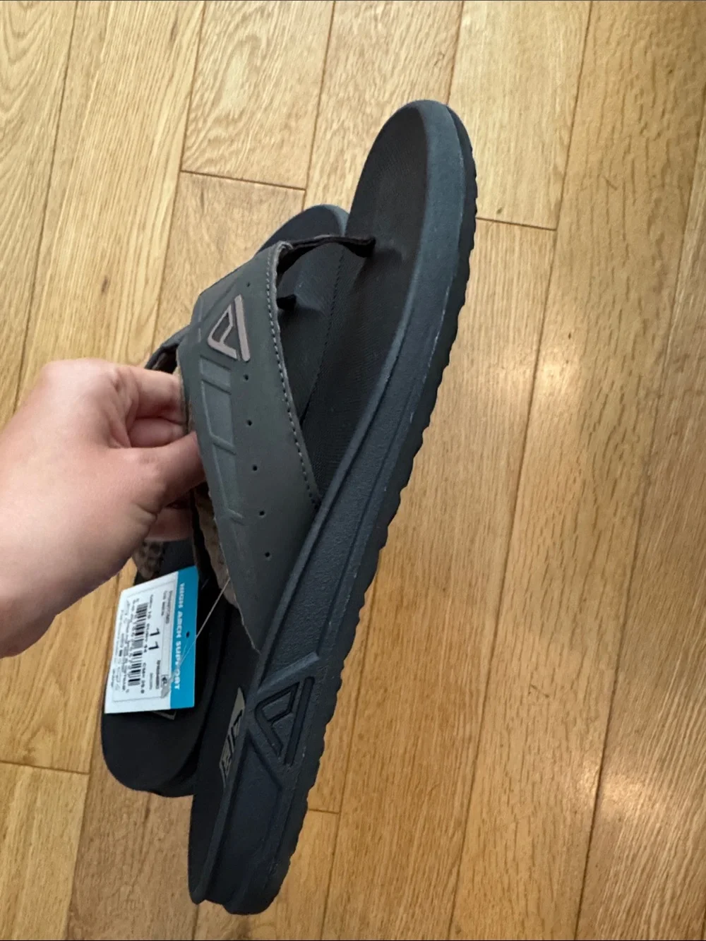 Reef Men’s Black & Brown High-Arch Flip Flops
